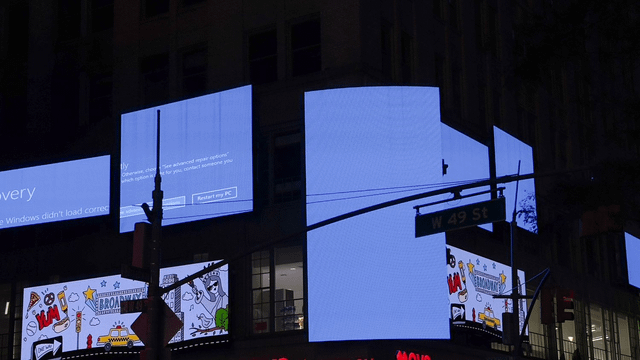 Times Square Crowdstrike BSOD