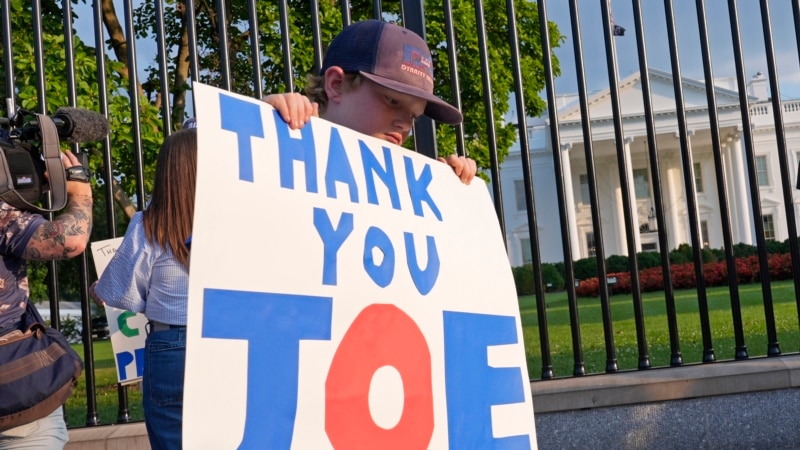 Biden’s decision to drop out crystalized Sunday; his staff knew one minute before the public did