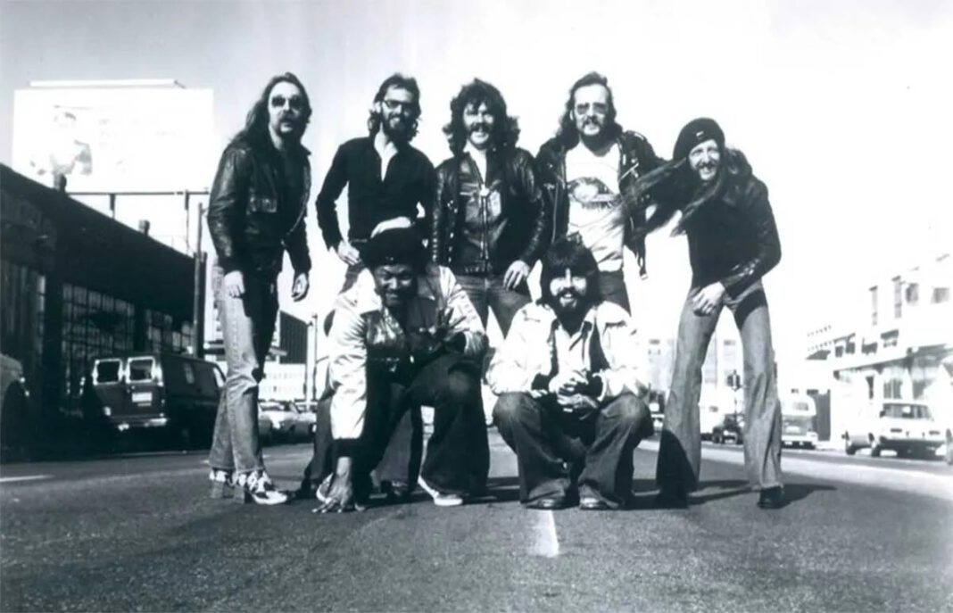 learn-to-play-the-doobie-brothers-roots-rock-anthem-black-water.jpg Learn to Play the Doobie Brothers’ Roots Rock Anthem “Black Water”