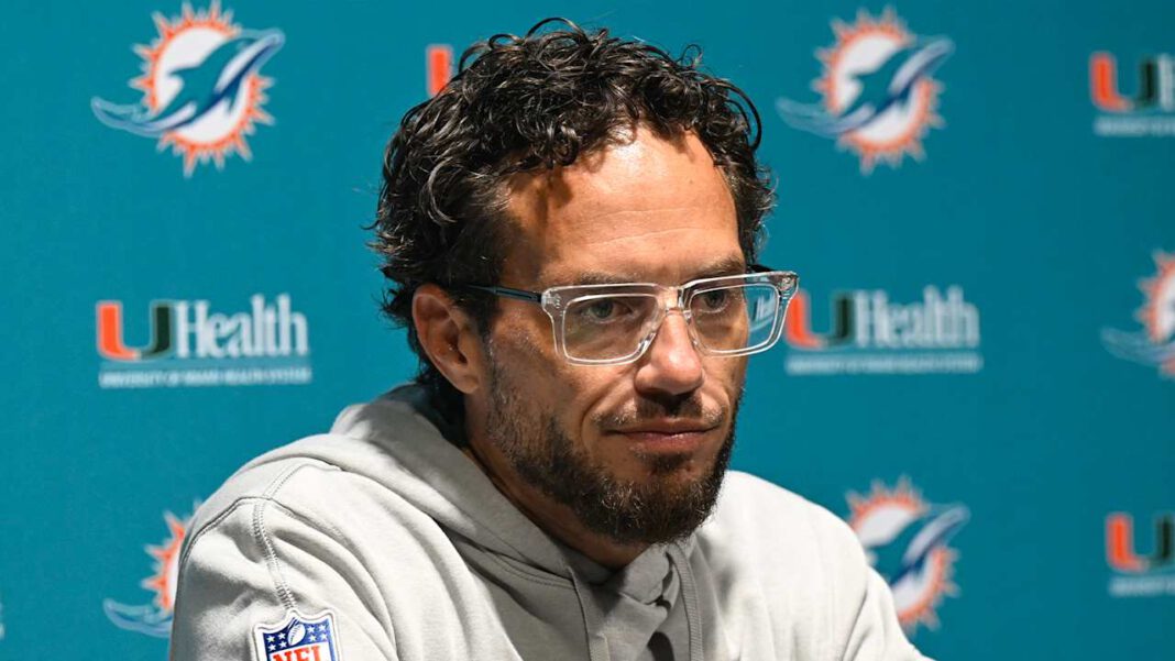 mike-mcdaniel-hints-at-offensive-changes-after-loss-to-titans-everything-is-on-the-table-o66fc2e353737d.jpg Mike McDaniel hints at offensive changes after loss to Titans: ‘Everything is on the table’ Oct 01, 2024