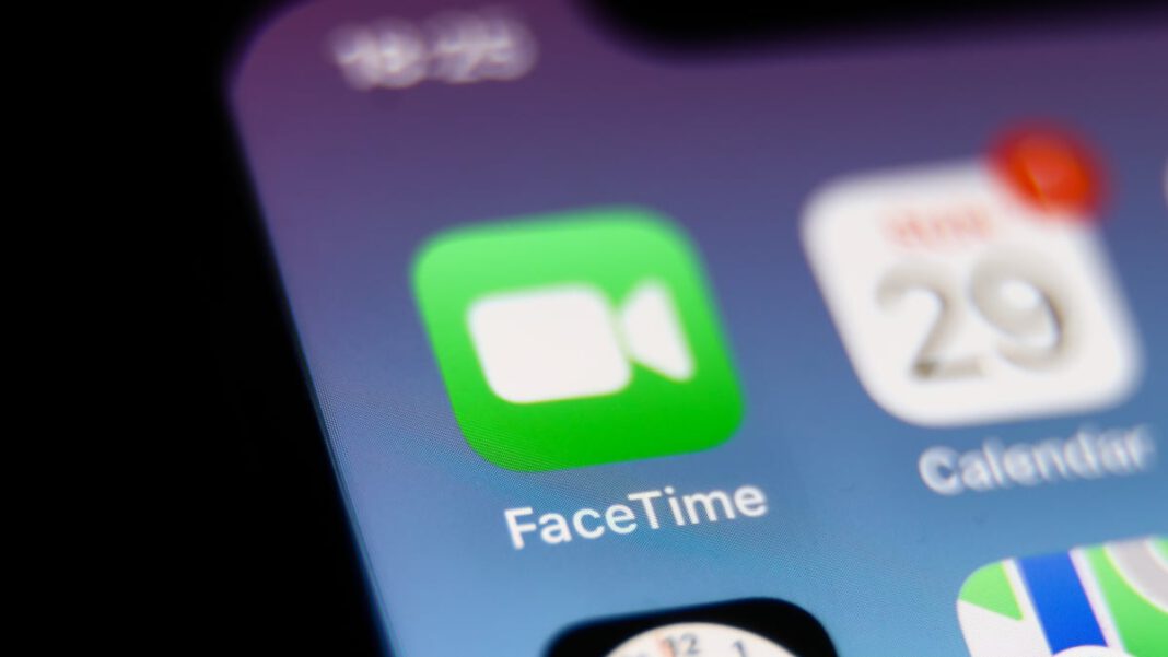 how-to-take-control-of-someone-elses-screen-during-a-facetime.jpg How to take control of someone else’s screen during a FaceTime