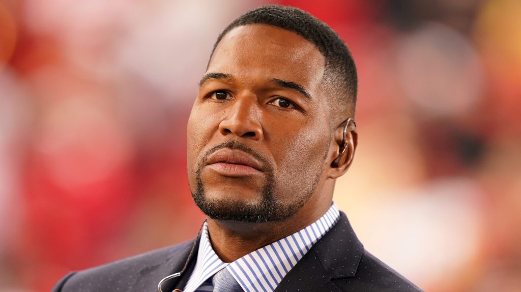 michael-strahan-responds-to-national-anthem-backlash-i-have-nothing-to-protest.jpeg Michael Strahan Responds To National Anthem Backlash: “I Have Nothing To Protest”