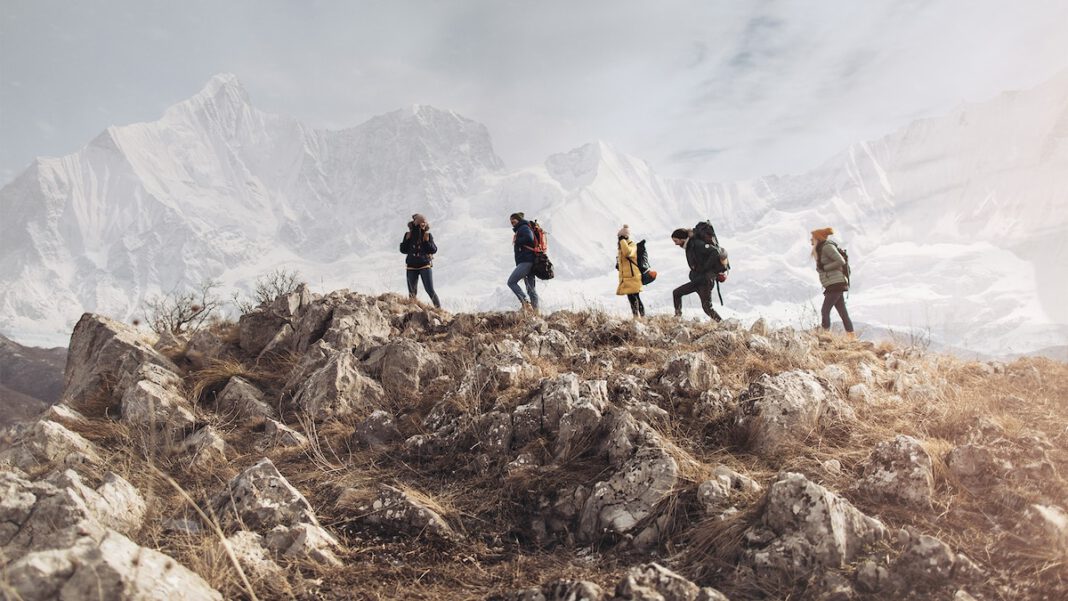 how-to-stay-safe-when-hiking-in-winter.jpg How to stay safe when hiking in winter