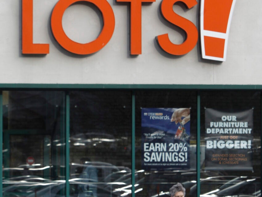 Big Lots conducts going-out-of-business sales after sale of company falls through