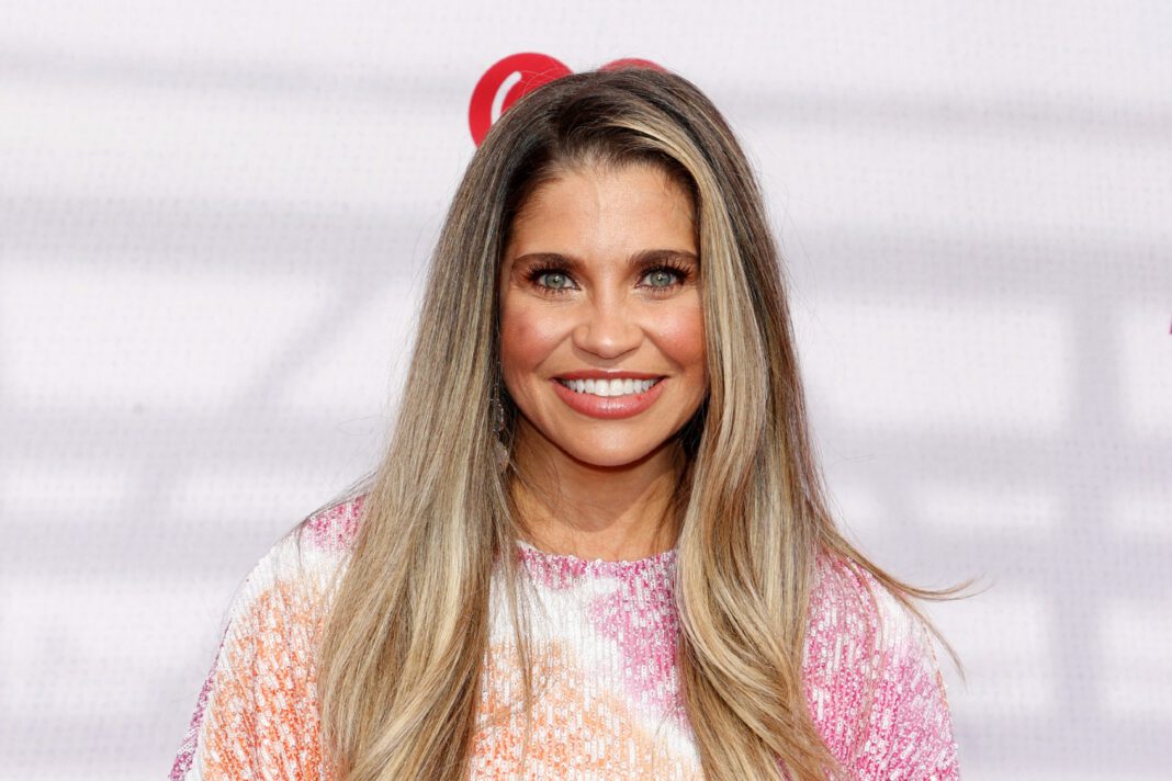 “Boy Meets World” stars Danielle Fishel and Maitland Ward trade jabs on-air during rewatch podcast