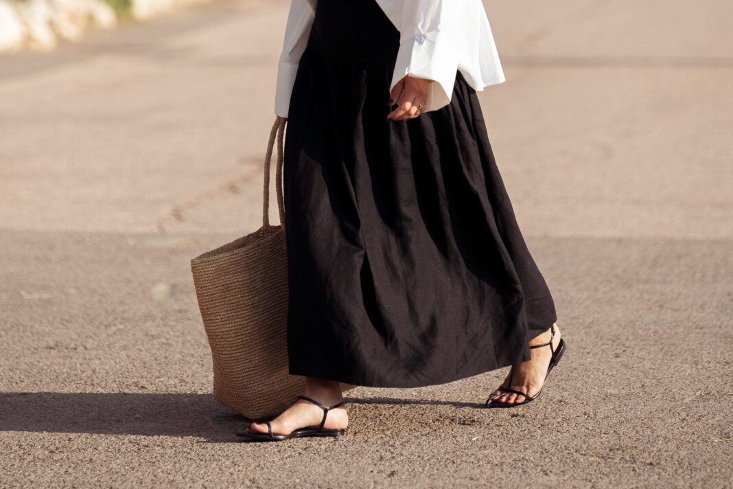 flat-strappy-sandals-are-the-most-refined-comfort-shoes-to-own-in-summer-2025.jpg Flat Strappy Sandals Are the Most Refined Comfort Shoes to Own in Summer 2025